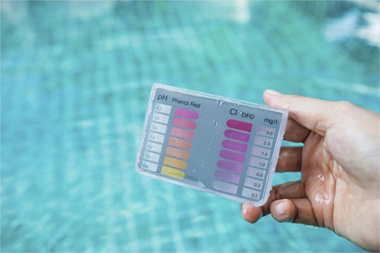 swimming-pool-ph-and-chlorine-lvl-checker